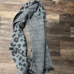 Reversible blanket scarf. NWT by Francesca’s.